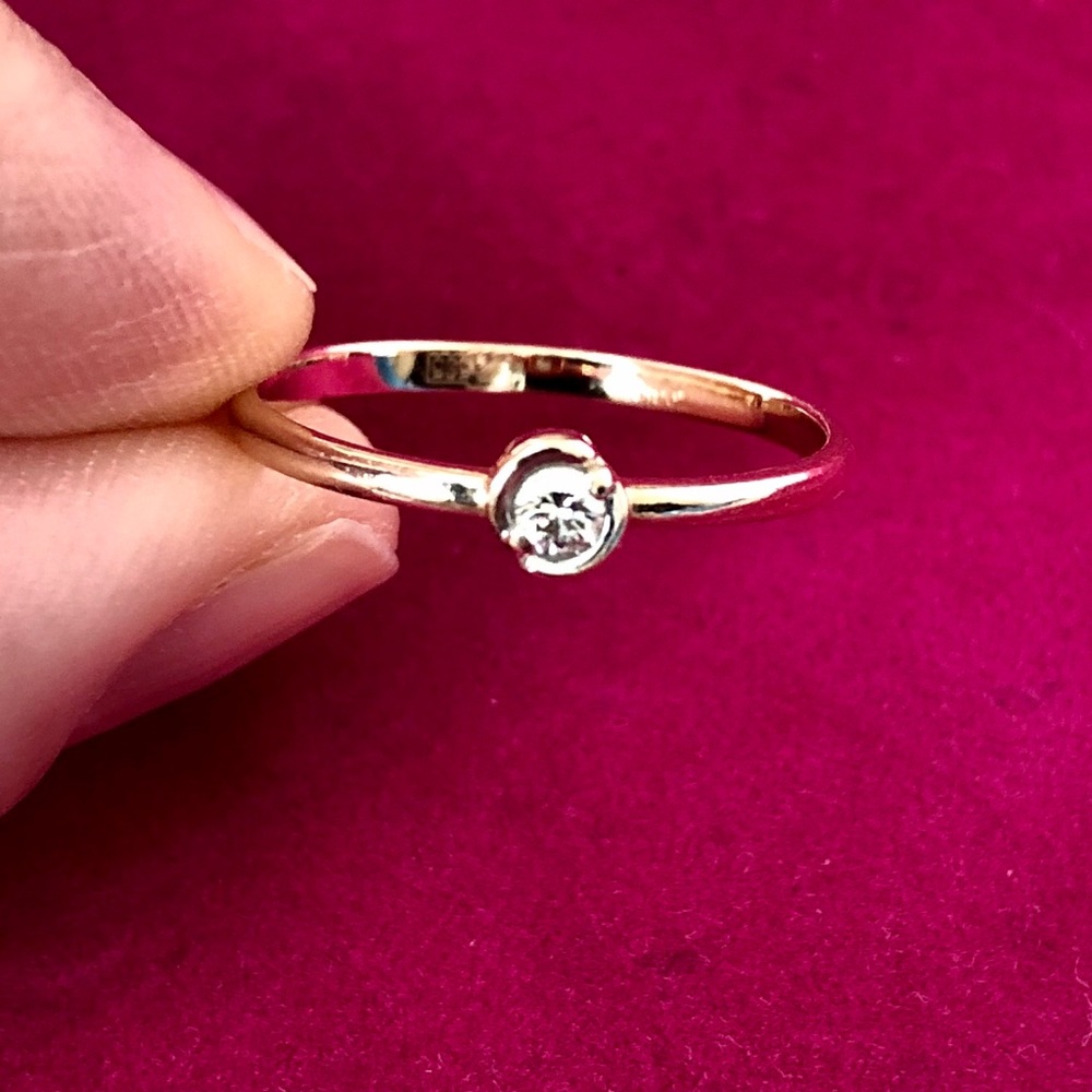 Gold 14k ring with diamond